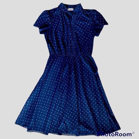Jane Baar Dresses & Skirts - Vintage/Cottagecore. Jane Baar New York. Blue/pink pattern. Lace detail.